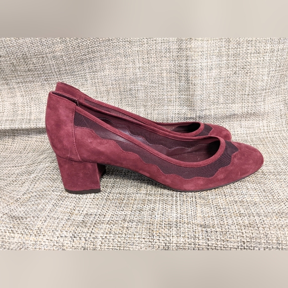 Suede Leather Pumps 7.5 B Wine 2" heels mesh panels Lord & Taylor Shoes EUC Cute - Picture 2 of 6